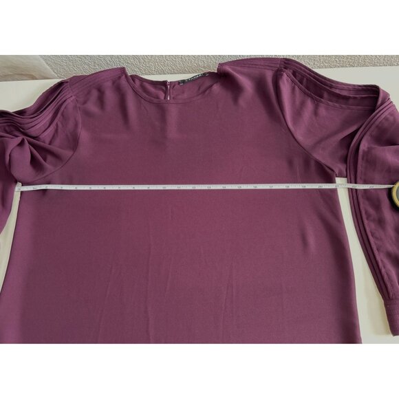 Tahari Women Burgundy Long Sleeve Blouse Keyhole Back Size L - Picture 3 of 5